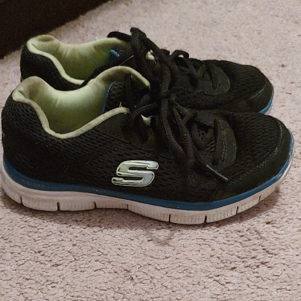 Skechers Black and Blue Sneakers